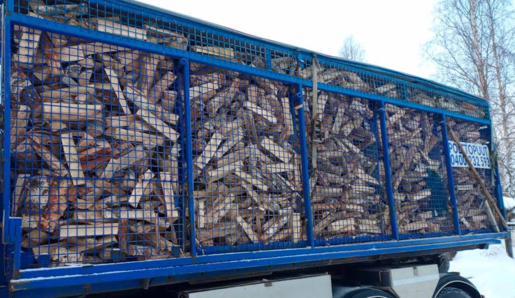 Hyvvälaatuista polttopuuta, ylivuotista koivuklapia